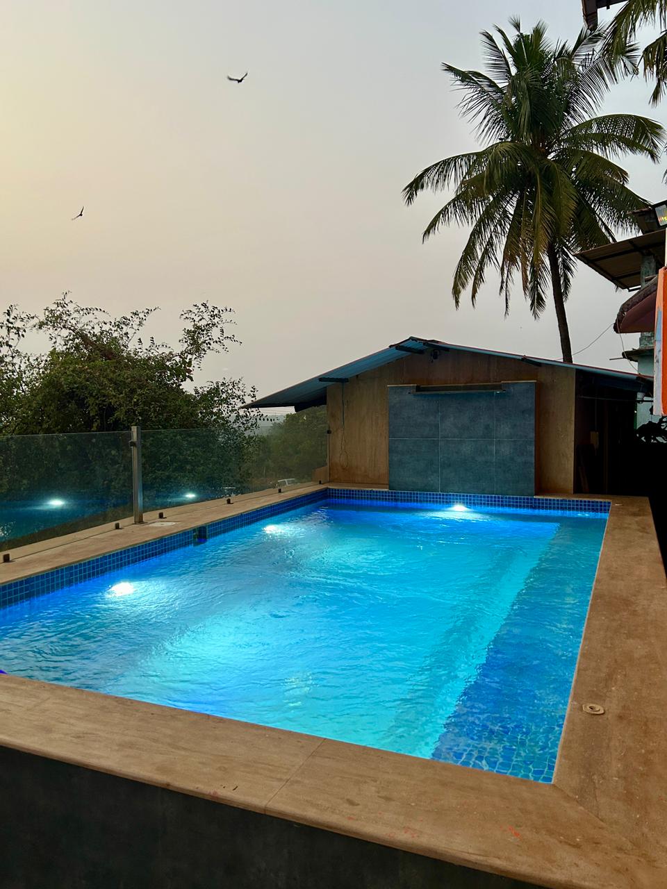 Illuminated private infinity pool
